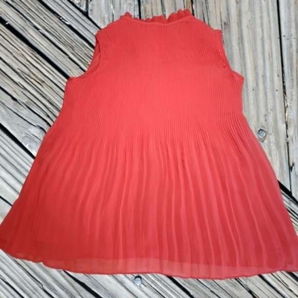 NWT MAX STUDIO Accordion Pleated Relaxed Blouse Top, Coral Chiffon. Size Small - Picture 2 of 7